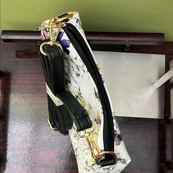 🆕 XOXO Floral Women's Wristlet & Purse Set - Picture 13 of 16